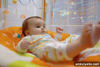 AI Reveals How Infants Learn to Explore Their Environment