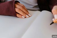 9 Expressive Writing Therapy Exercises and PDF Examples