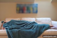 Night Sweats and Hot Flashes Linked to Mild Depression