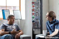 How the Social Status of Listeners Changes Your Voice