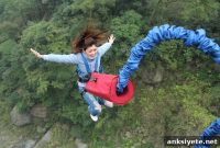 What Happens in Your Brain Just Before a Bungee Jump