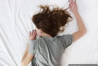 How REM and Non-REM Sleep Work Together to Solve Problems