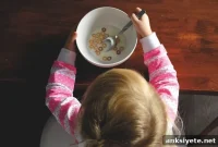 How Parents Shape Childhood Emotional Eating at Home