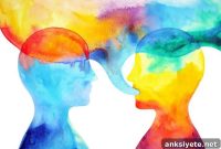 Why Familiar Voices Boost Comprehension Even When Unrecognized