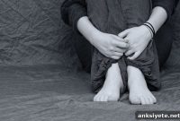 Media Fails to Promote Suicide Hotlines After Celebrity Deaths