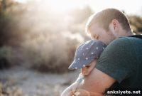 Why Context Makes Dads Happier and Less Stressed Than Moms