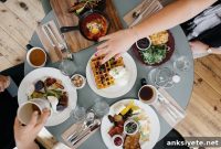 When to Eat for Weight Control: Breakfast vs Late-Night Snacks