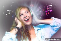 Singing and Imagining Improvised Music Trigger Brain Flow States