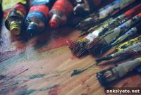 Why World Knowledge in Brain Connectivity Drives Creativity