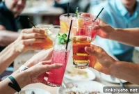 Binge Drinking Boosts Alcohol Problems Risk in Moderate Drinkers