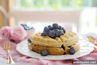 Eating More Calories in the Morning Cuts Hunger, Not Weight Loss