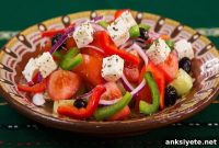 Mediterranean Diet May Lower Dementia Risk, Study Finds