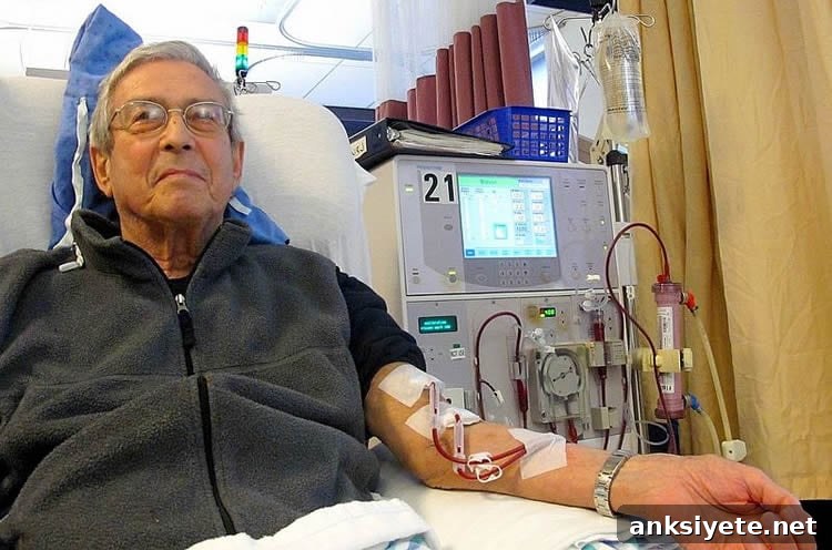 Dialysis in Older Adults Linked to Increased Dementia Risk 2 an olderman undergoing dialysis