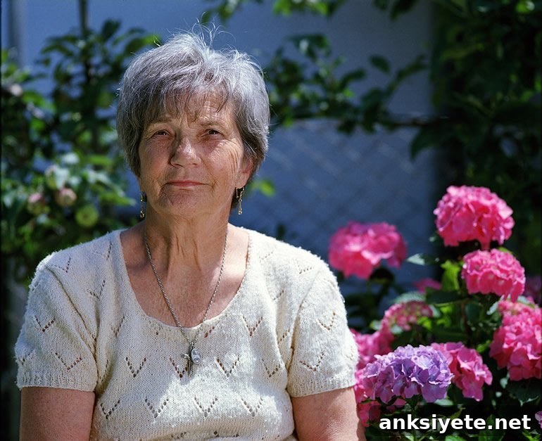 This shows an older woman