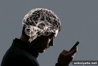 How Social Media Changes the Brain’s Valuation of Mental Effort